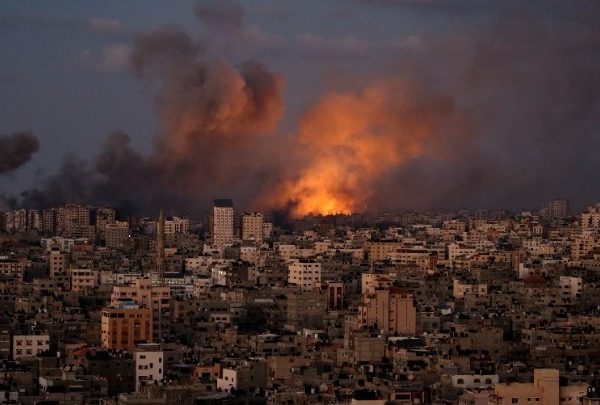 Οι βομβαρδισμοί συνεχίζονται στη Λωρίδα της Γάζας – Πένθιμα Χριστούγεννα στη Βηθλεέμ