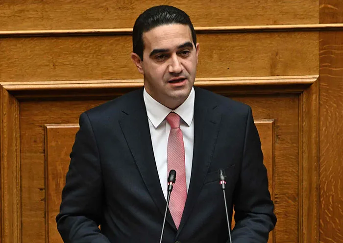 Κατρίνης: Συνειδητή η επιλογή της κυβέρνησης να υπονομεύσει τη συναίνεση για τους απόδημους