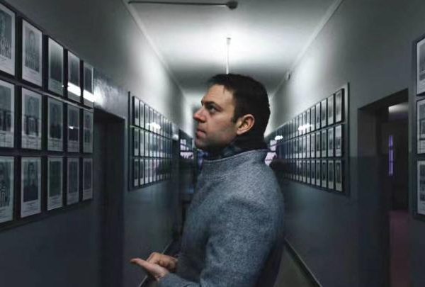 «Ποτέ ξανά»: Η ανάρτηση του Στέφανου Κασσελάκη από το μαρτυρικό Άουσβιτς