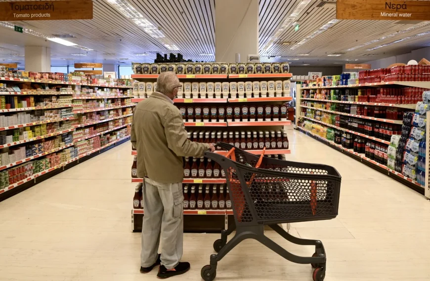 ΓΣΕΒΕΕ: Για 19 ημέρες επαρκεί το μηνιαίο εισόδημα για 6 στα 10 νοικοκυριά