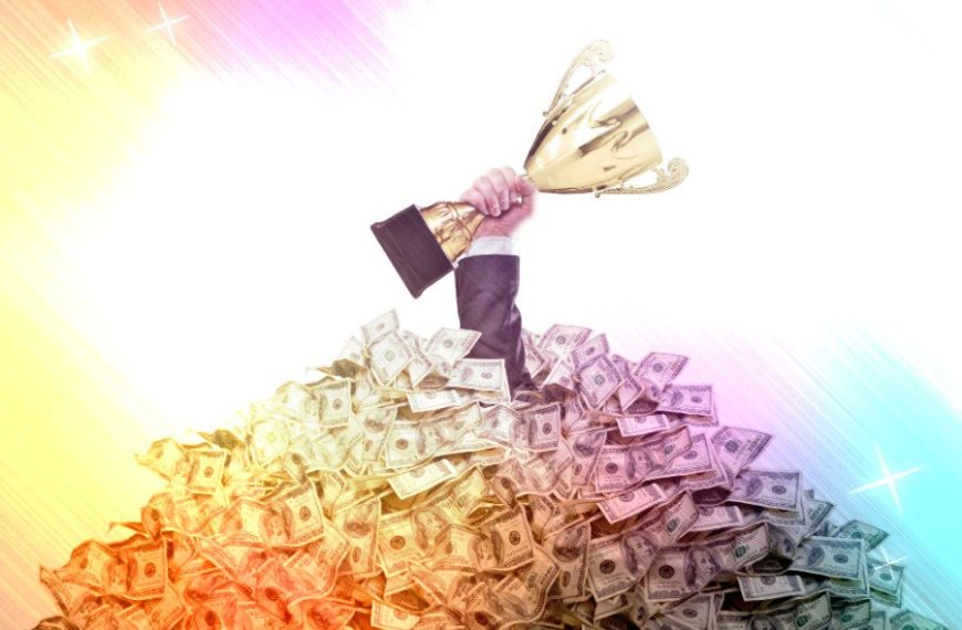 Bloomberg: Ποιος θα γίνει ο πρώτος τρισεκατομμυριούχος στον κόσμο