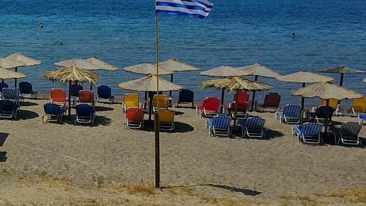 Δέκα ερωτήσεις-απαντήσεις για το νέο πλαίσιο για τις παραλίες και τη δημόσια περιουσία στον αιγιαλό