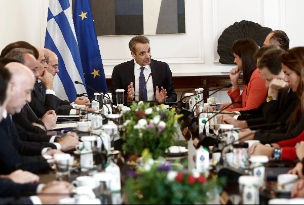 Μητσοτάκης: Η ρύθμιση για τα ομόφυλα ζευγάρια προσθέτει δικαιώματα σε μερικούς χωρίς&hellip;