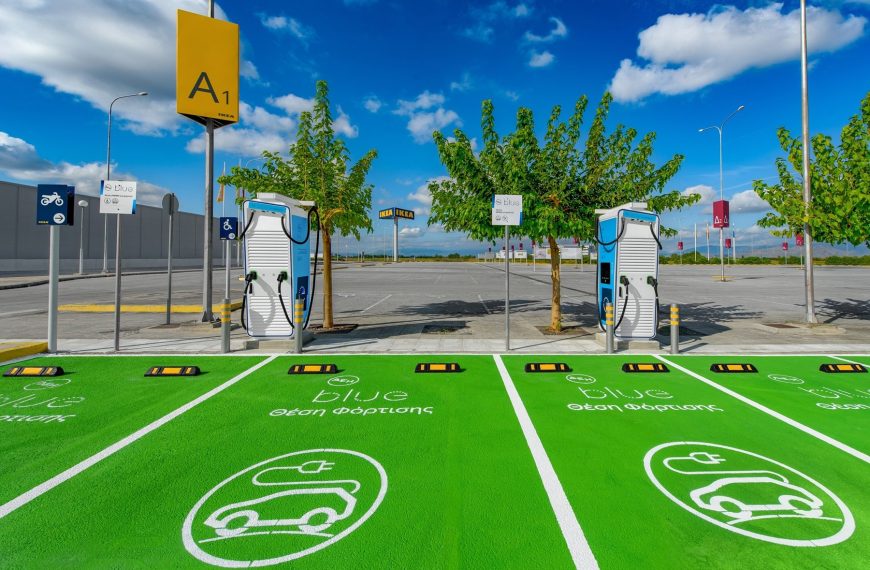 ΔΕΗ blue: Ευρωπαϊκή χρηματοδότηση για εγκατάσταση σημείων ταχυφόρτισης