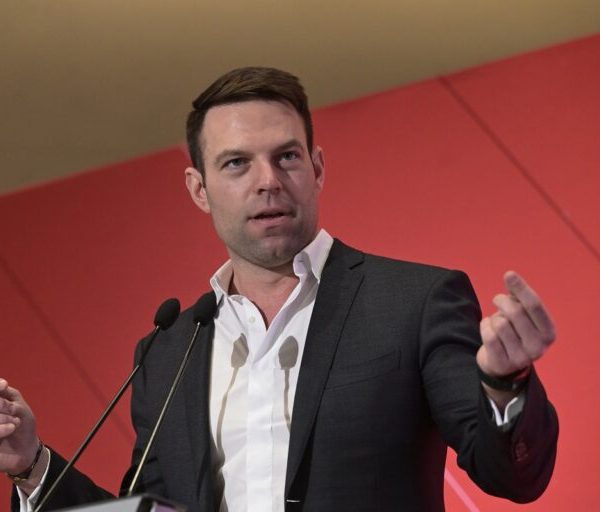 Κασσελάκης: Αν δεν γνώριζα τον Καπνισάκη και τον Πολάκη δε θα ήμουν&hellip;