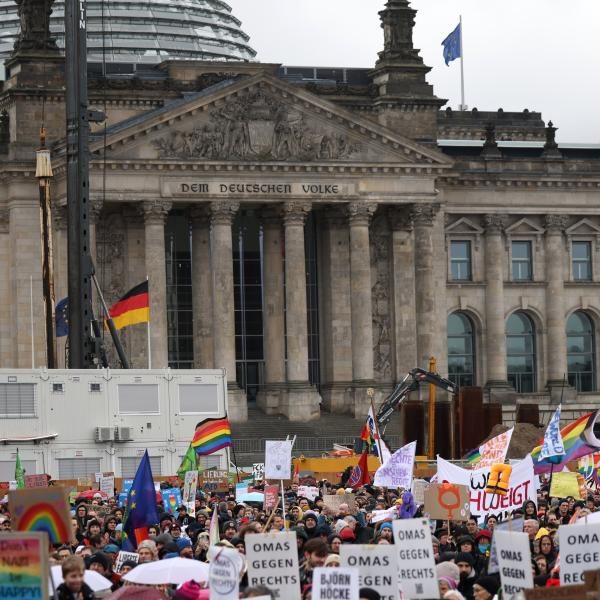 Βερολίνο: 120.000 πολίτες κατά της ακροδεξιάς