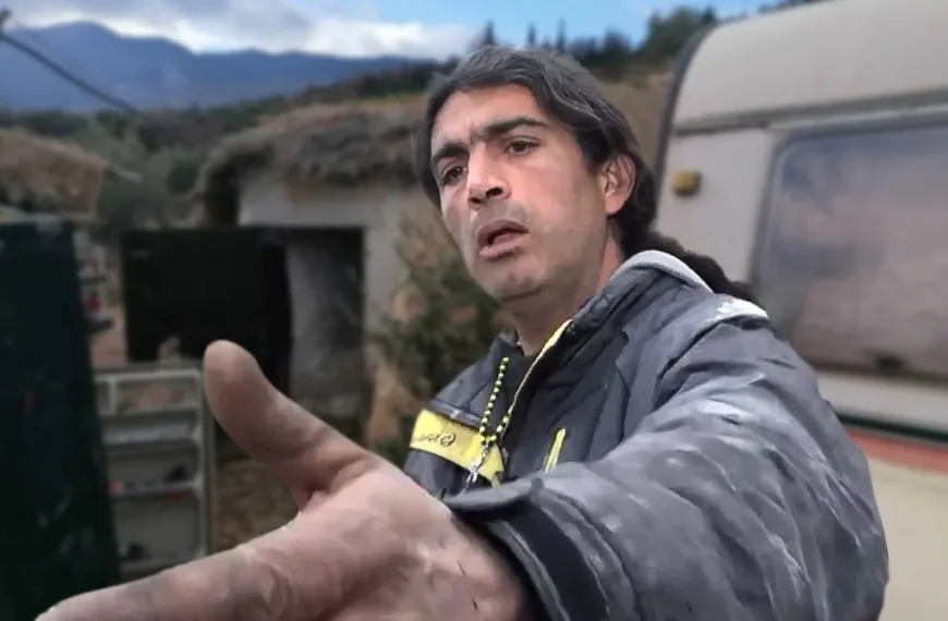 Κορινθία: Χρυσαυγίτης και πρωτοπαλίκαρο του Παναγιώταρου ο πατέρας της οικογένειας των «παλαιόπιστων»