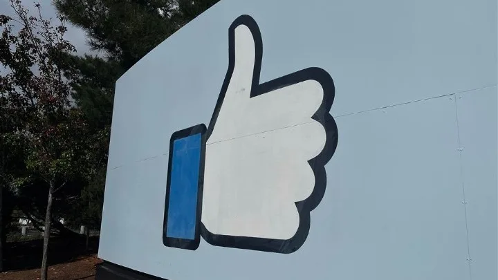 Facebook: Ένα γερασμένο κοινωνικό δίκτυο μόλις 20 ετών