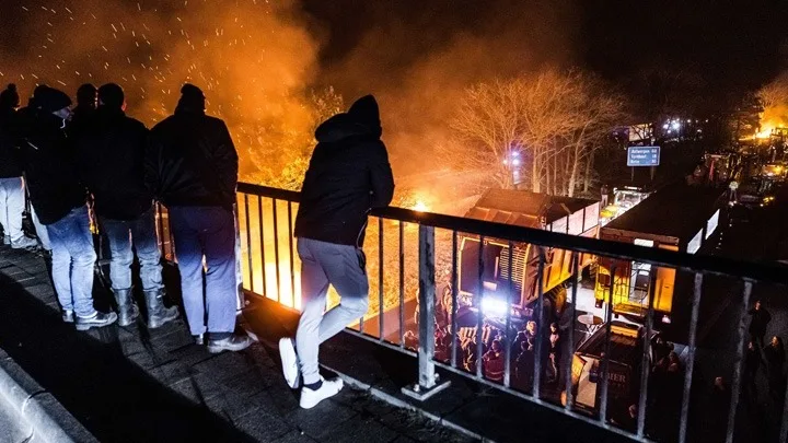 Ολλανδία: Στα οδοφράγματα οι αγρότες