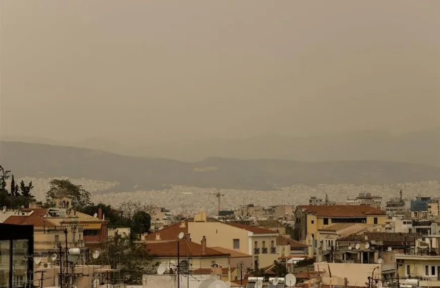 «Πνίγεται» η Κρήτη στην αφρικανική σκόνη – Προειδοποιήσεις για τη δημόσια υγεία