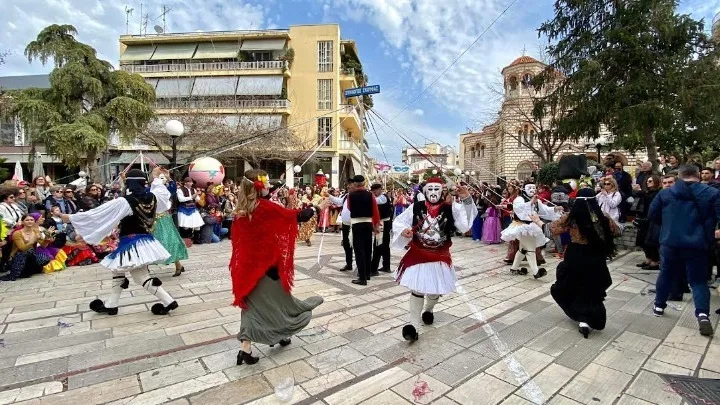 «Μπαντίδοι και Γαϊτανάκι»: Το αποκριάτικο έθιμο της Άρτας