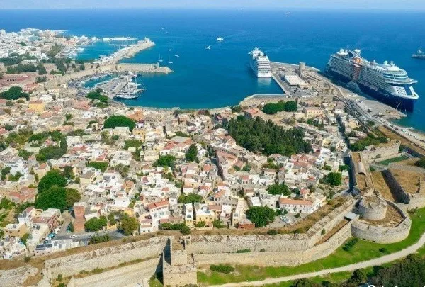 Έτοιμος για νέο ρεκόρ ο ελληνικός τουρισμός