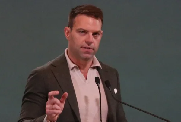 Κασσελάκης: Δεν έχω καμία συμμετοχή σε εταιρεία του εξωτερικού