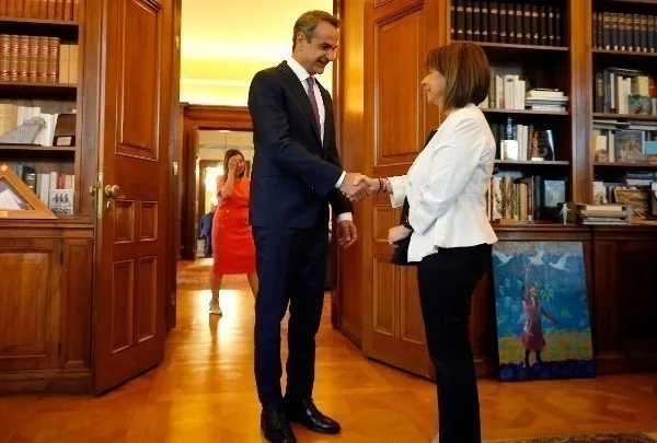 Συνάντηση του πρωθυπουργού με την ΠτΔ σήμερα