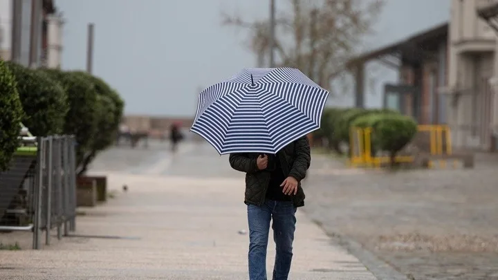 Βροχές, σποραδικές καταιγίδες και σκόνη από την Αφρική – Η πρόγνωση της εβδομάδας