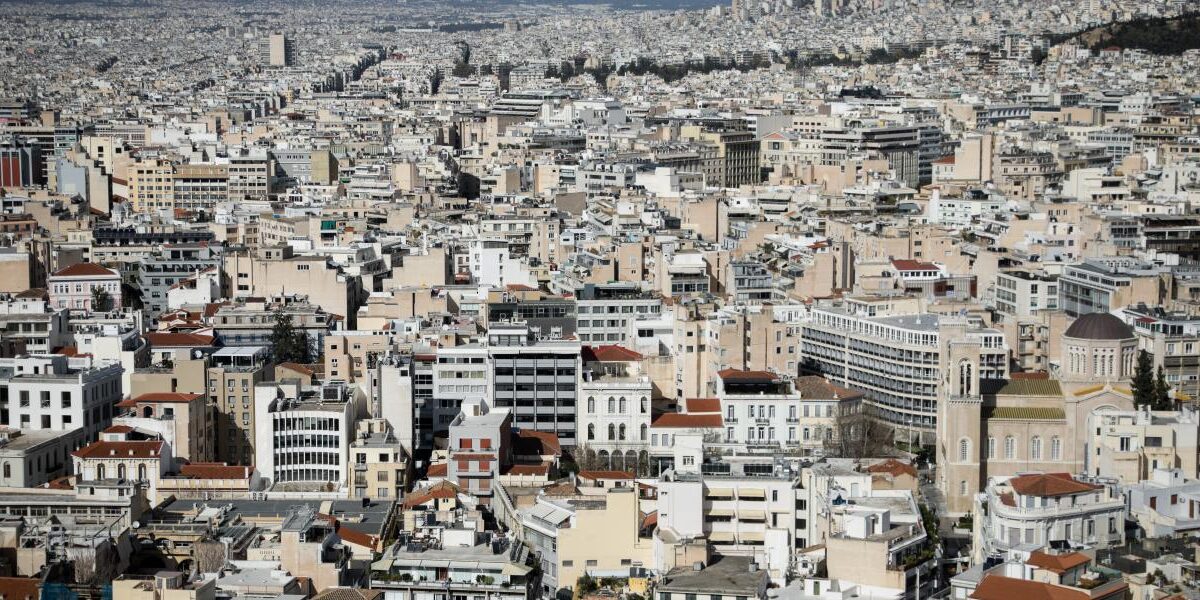 Θέμης Μπάκας / Σαρώνει εκατομμύρια Έλληνες η στεγαστική κρίση πίσω από τα επικοινωνιακά τρικ