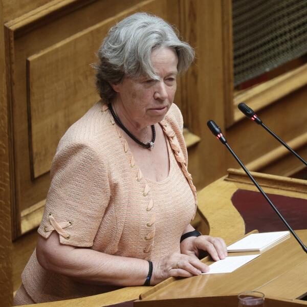 ΣΥΡΙΖΑ: Διαγράφεται η Αθηνά Λινού από την ΚΟ του κόμματος