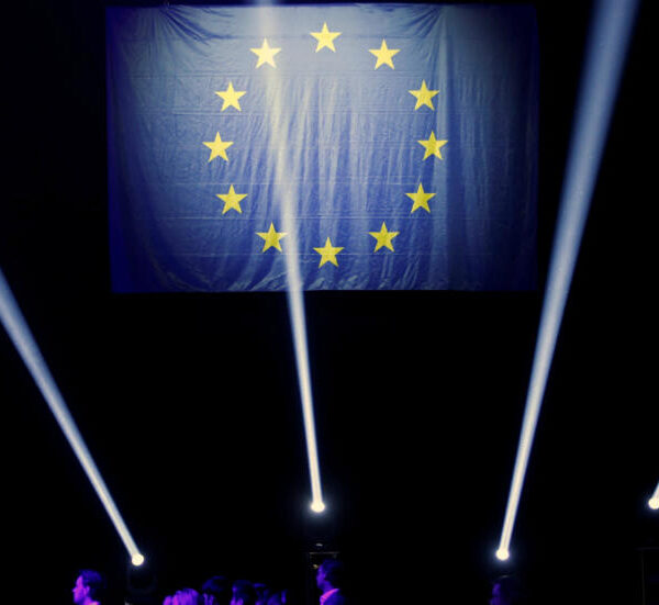 Ηττοπαθής και διχασμένη: Η ΕΕ χάνει το παιχνίδι των δασμών&hellip;