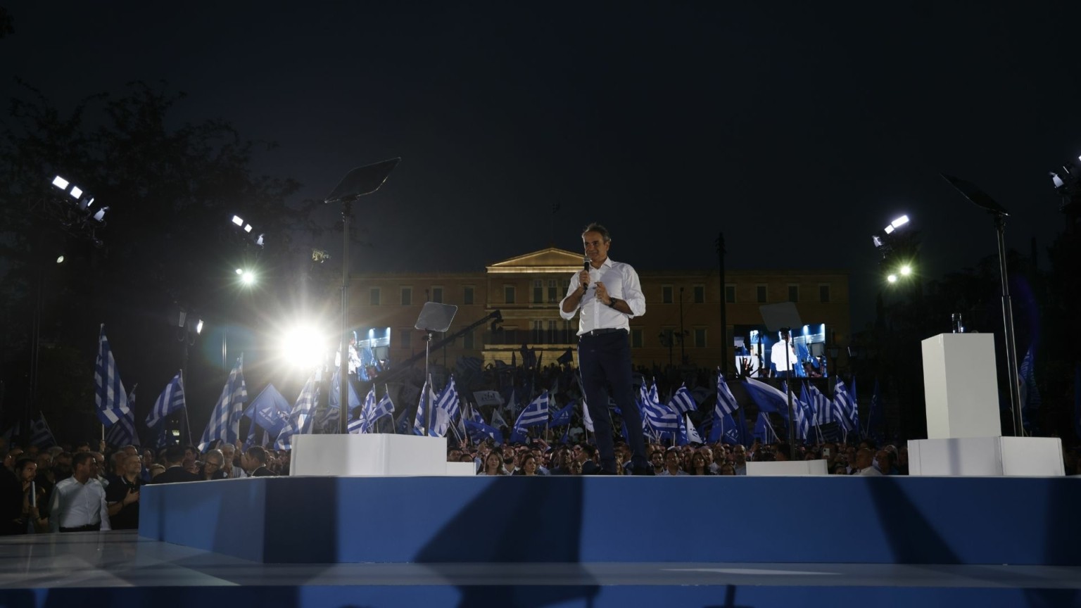 Μητσοτάκης από Σύνταγμα: Όχι σε πειραματισμούς και δήθεν διαμαρτυρίες