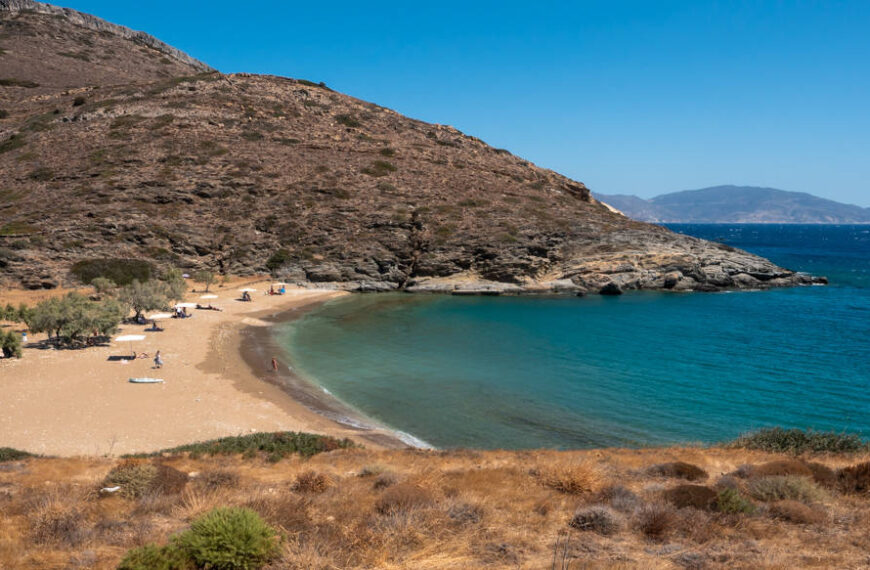 Νεκρός εντοπίστηκε ο 74χρονος Ολλανδός τουρίστας στη Σάμο – Γαλλίδες τουρίστριες αγνοούνται από χθες το πρωί στη Σίκινο