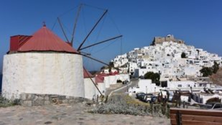 Travel Weekly: Η Αστυπάλαια, το κορυφαίο «μυστικό» νησί της Ελλάδας για τους Βρετανούς