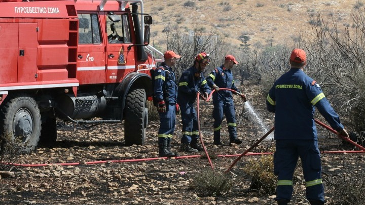 Εκδηλώθηκαν 54 πυρκαγιές το τελευταίο 24ωρο σε όλη τη χώρα – Ενισχύθηκαν τα εναέρια μέσα στην πυρκαγιά στη Σέριφο