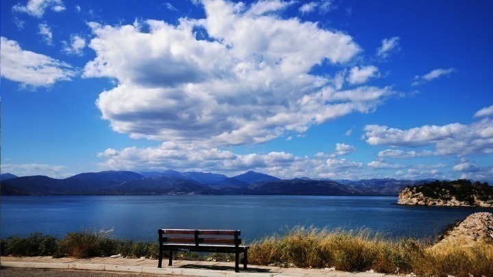 Λίγες βροχές στα δυτικά και άνοδος της θερμοκρασίας