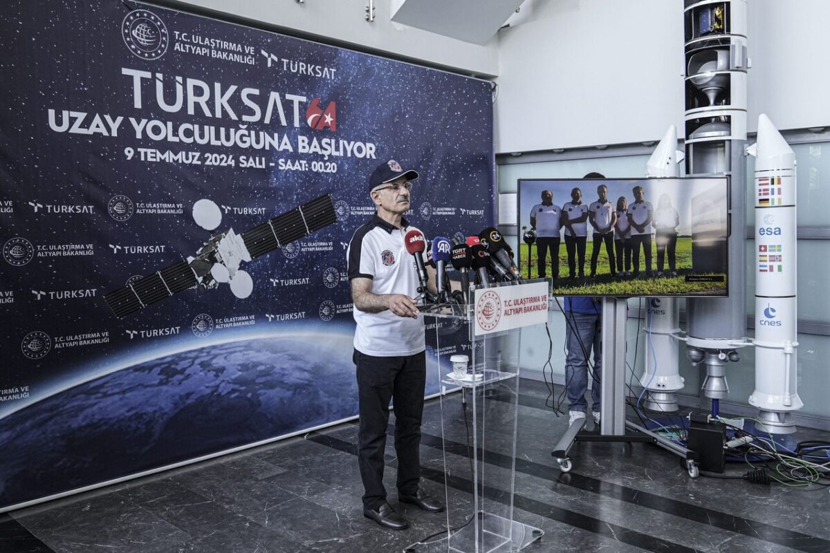 Η Τουρκία έθεσε σε τροχιά τον πρώτο εγχώριας παραγωγής τηλεπικοινωνιακό δορυφόρο της