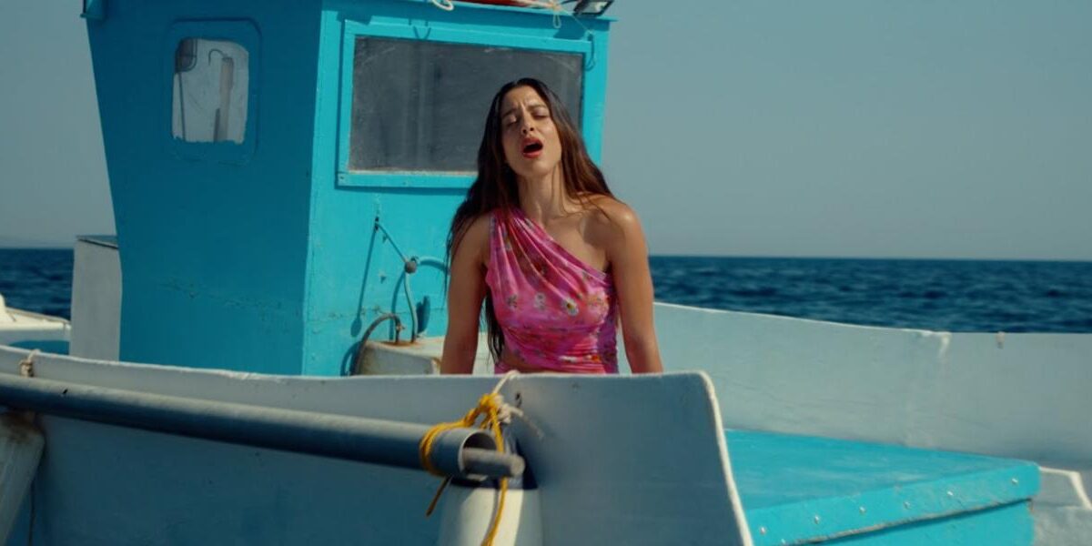 Μαρίνα Σάττι: Το συγκλονιστικό βίντεο κλιπ για τους πρόσφυγες που έχασαν τη ζωή τους…