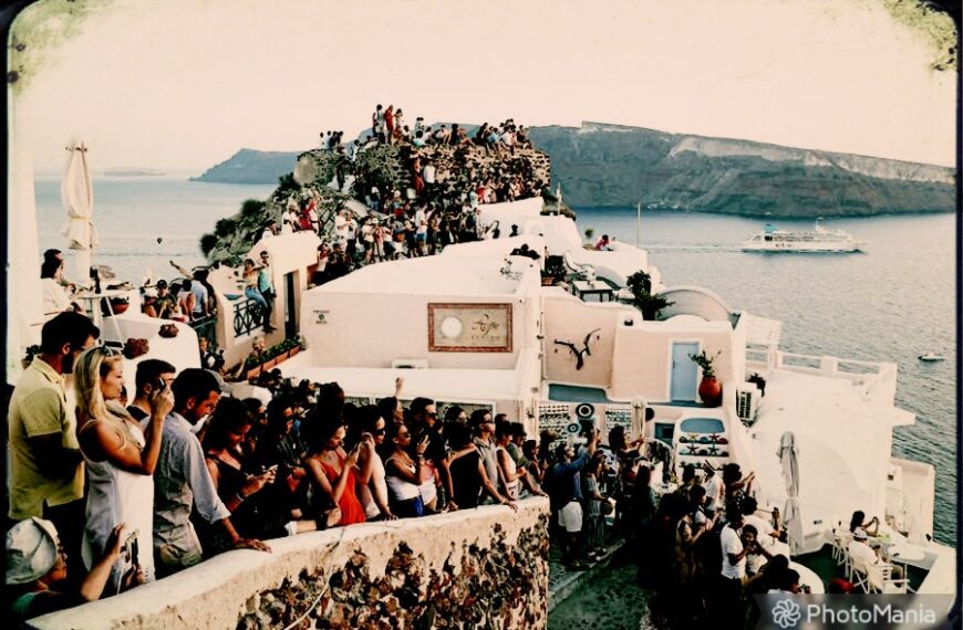 Μοντέλο Βενετίας στη Σαντορίνη – Αύξηση “εισιτηρίου” για τους επισκέπτες κρουαζιέρας στα 10 ευρώ