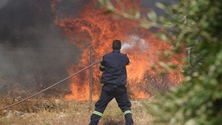 Πυρκαγιά στην Αγία Μαρίνα Κορωπίου – Ενισχύθηκαν οι δυνάμεις της Πυροσβεστικής