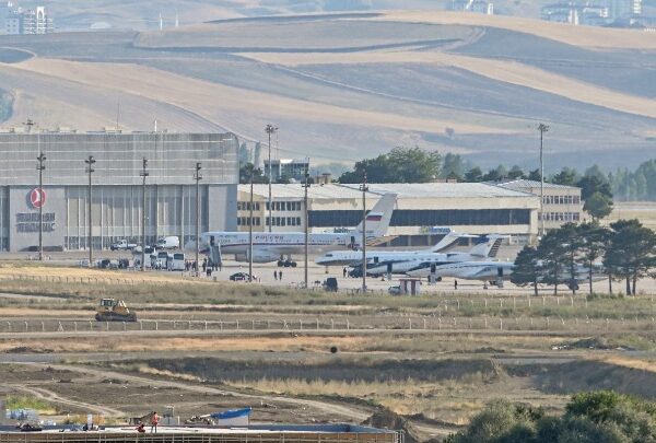 Μεγάλη ανταλλαγή κρατουμένων μεταξύ Ρωσίας και Δύσης