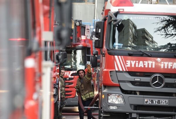 Η Σμύρνη εξακολουθεί να απειλείται από δασική πυρκαγιά