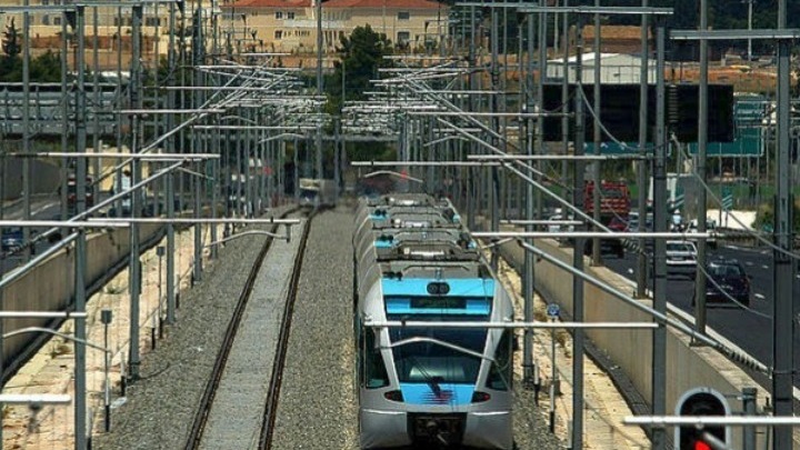 Δεν έχουν τέλος τα ατυχήματα στο σιδηρόδρομο: Αμαξοστοιχία προσέκρουσε σε πεσμένα δέντρα μεταξύ των σταθμών Σφενδάλης και Αφιδνών