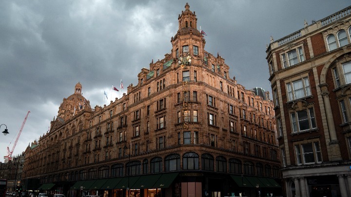 Συγγνώμη των  Harrods για τις σεξουαλικές επιθέσεις εναντίον υπαλλήλων τους που φέρεται να διέπραξε ο Μοχάμεντ αλ Φαγέντ