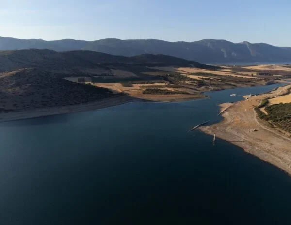 Τα 7 μέτρα του ΥΠΕΝ για τη λειψυδρία: Γεωτρήσεις, αφαλατώσεις, κλιμακωτή χρέωση…