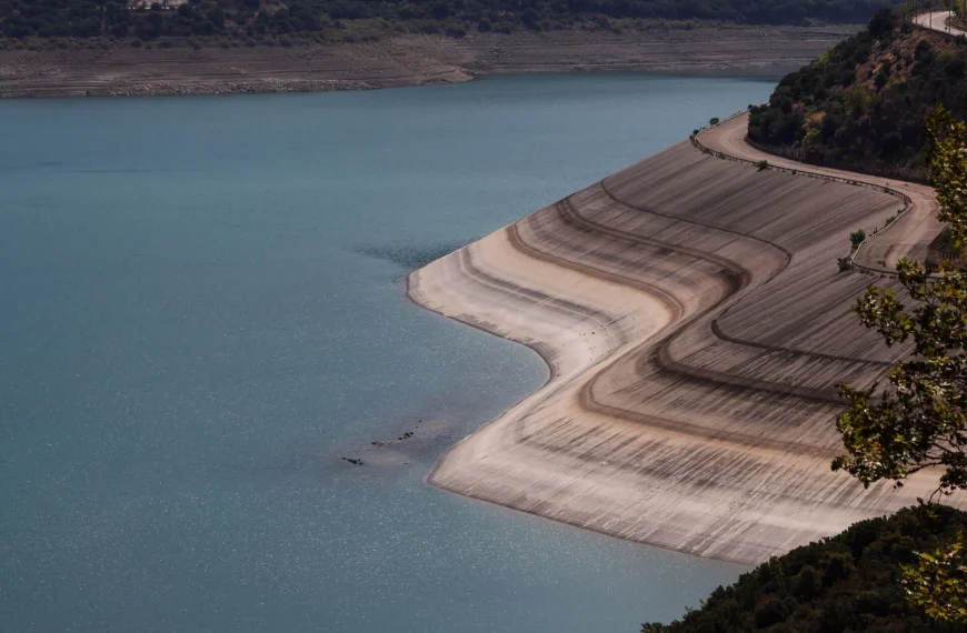 Συναγερμός για τη λειψυδρία: Μεταφορά νερού από τη λίμνη Κρεμαστών…
