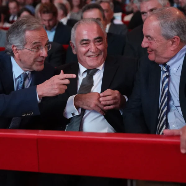 Καραμανλής – Σαμαράς: Νέα κοινή εμφάνιση στα βραβεία του Επαγγελματικού&hellip;
