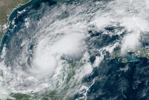 ΗΠΑ: Ο κυκλώνας Μίλτον πλήττει τη Φλόριντα