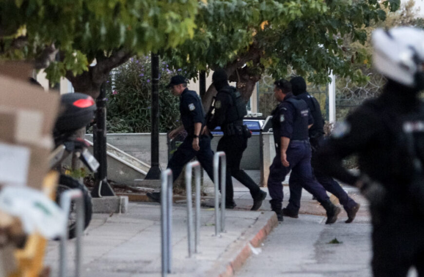 Έκρηξη στους Αμπελόκηπους: Κατηγορίες για τρομοκρατία στον 31χρονο και στις δύο γυναίκες