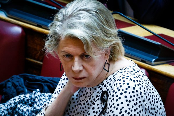 Παραμένει στον ΣΥΡΙΖΑ η Έλενα Ακρίτα: «Οι έδρες ανήκουν στο κόμμα»