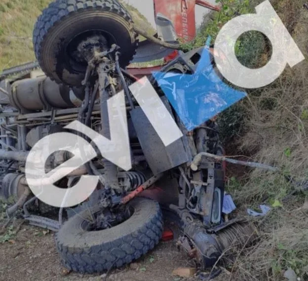 Ανατροπή πυροσβεστικού οχήματος: Νεκρός ο ένας πυροσβέστης