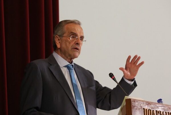 Η πρώτη αντίδραση Σαμαρά μετά τη διαγραφή του: «Ο Μητσοτάκης οδηγεί ένα…