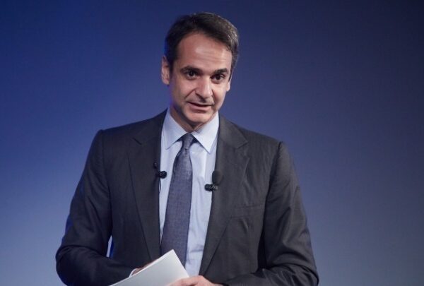 Μητσοτάκης στην “Καθημερινή” για τα Τέμπη: Κάποιοι θέλουν να μας οδηγήσουν σε…