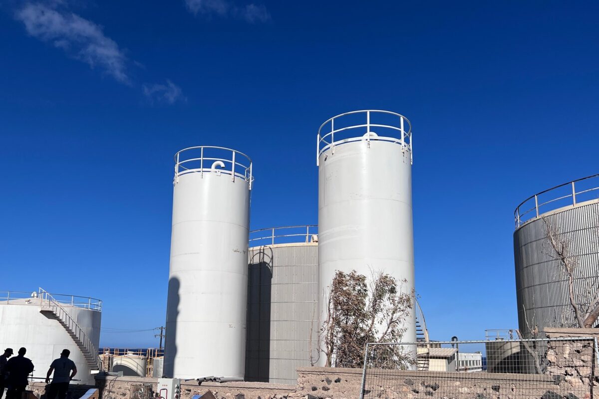 Όμιλος ΔΕΗ: Ξεκίνησε η εμπορική λειτουργία δύο νέων αεριοστροβιλικών μονάδων στη Σαντορίνη