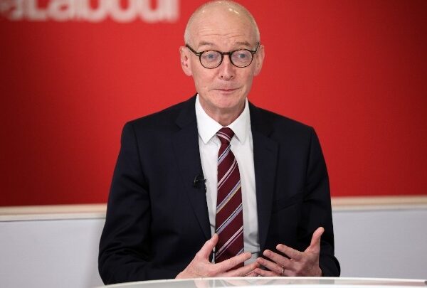 Η βρετανική κυβέρνηση ενδέχεται να πάψει να θεωρεί τρομοκρατική οργάνωση&hellip;