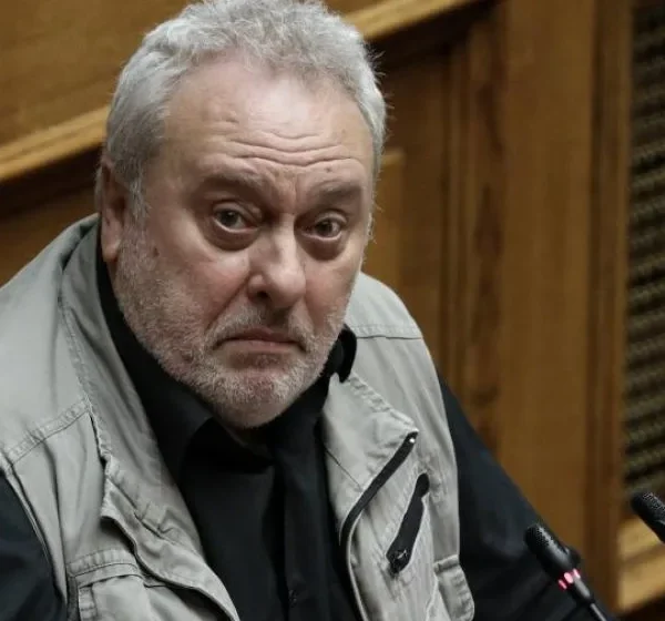 Χυδαία επίθεση Ψαριανού σε Καρυστιανού και πολίτες: “Χαροκαμμένη Φίρμα”, “Φεστιβάλ Νεκροφιλίας”