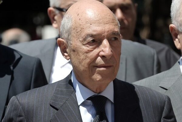 Πέθανε ο Κώστας Σημίτης