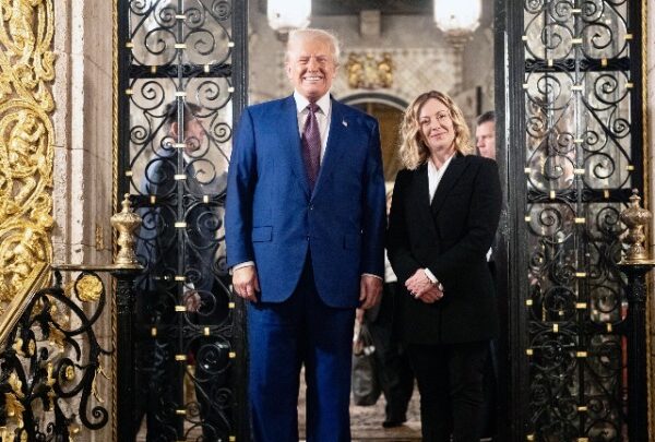 Τζόρτζια Μελόνι: Η (ακροδεξιά) εκπρόσωπος της Ευρώπης στην τελετή ορκωμοσίας του Ντόναλντ&hellip;