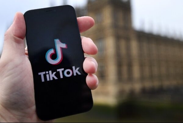 TikTok: Επανήλθε σε λειτουργία μετά τις δηλώσεις Τραμπ